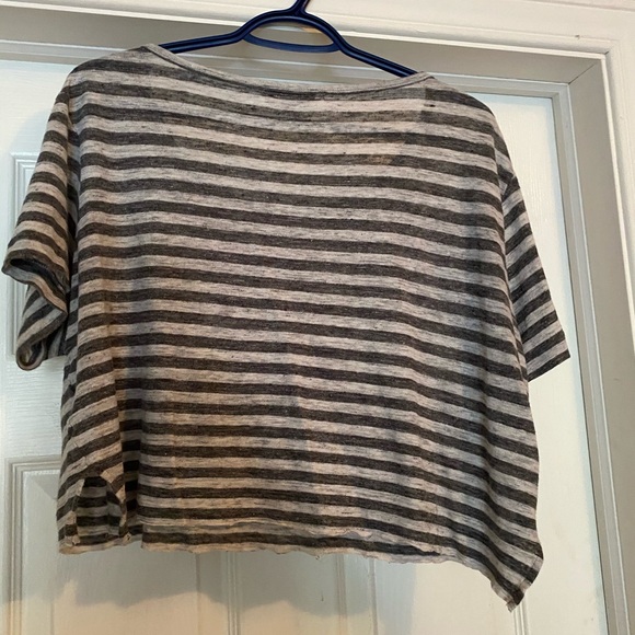 Aritzia Cropped Tee - size XS - Picture 3 of 3